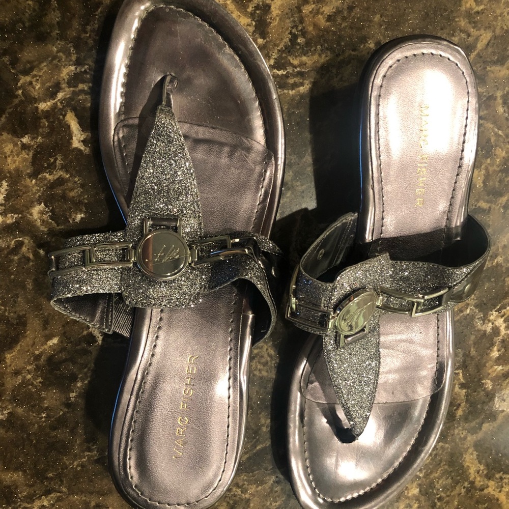 Sandals - Picture 3 of 4